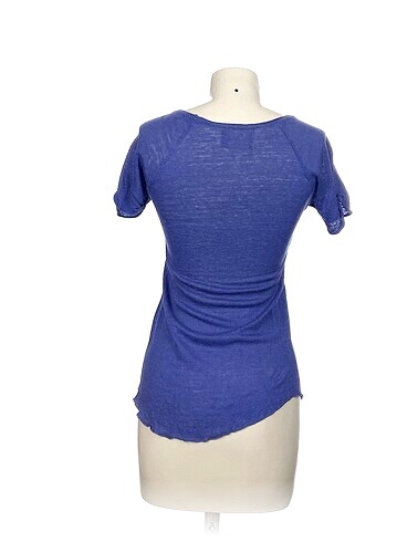 s Beden Zara T-shirt %70 İndirimli.