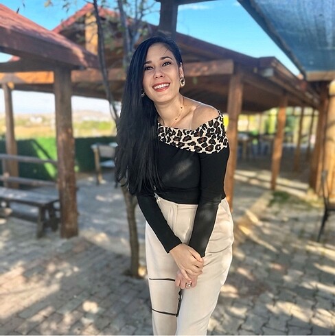 Leopar desenli kayık yaka M L beden uyumlu