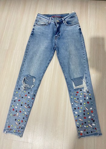 Diğer Renkli Tasli Acik Mavi Denim Jean