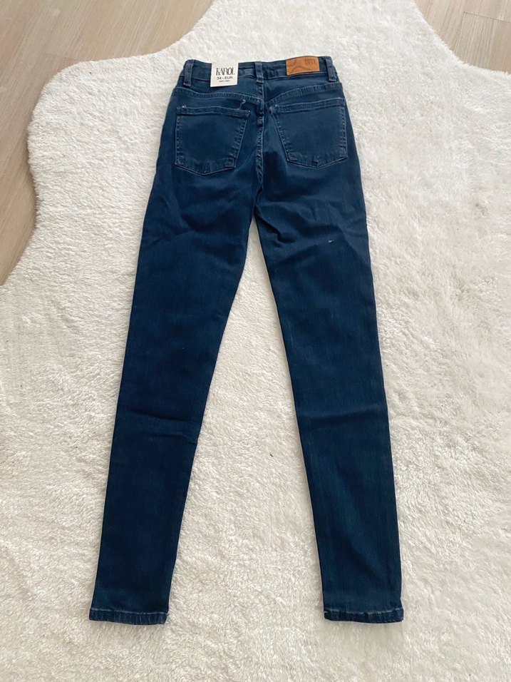 Koyu Lacivert Dar Kesim Denim Jean — görsel 3/4