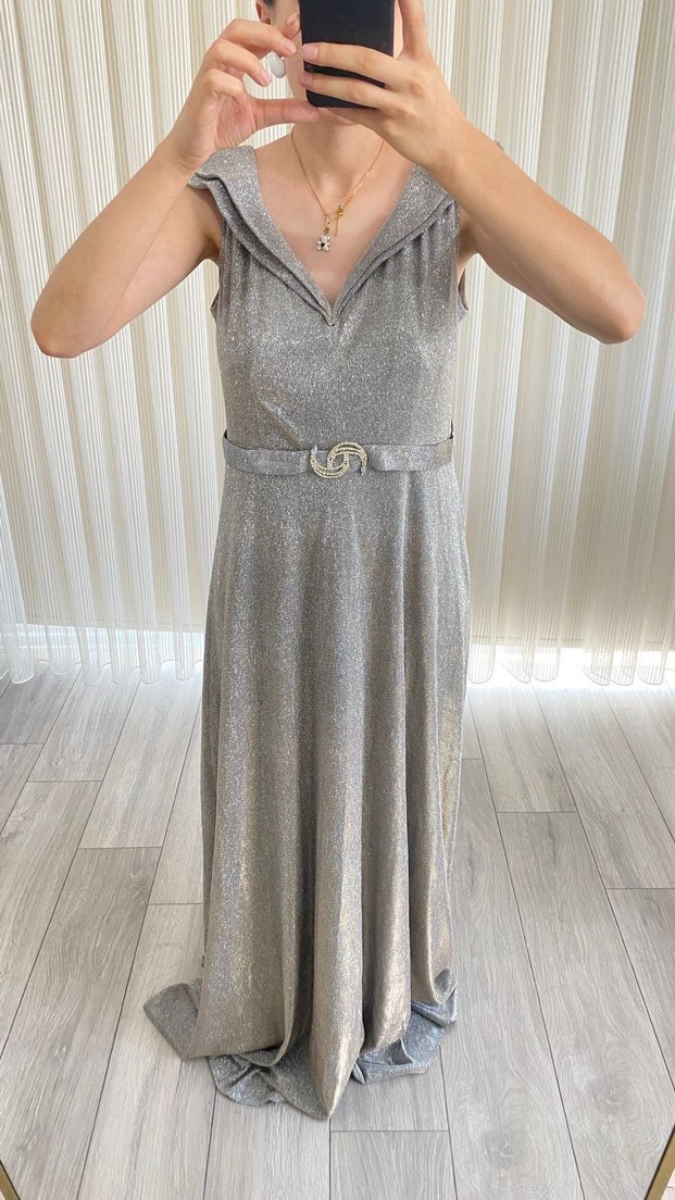 Gri Yılan Desenli Kemerli Uzun Abiye Elbise - Görsel 4