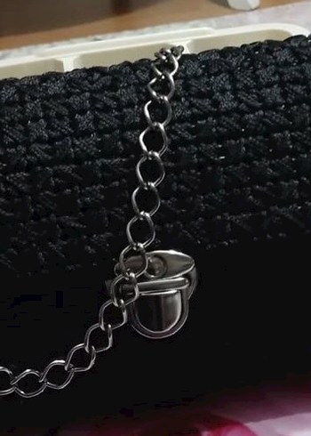 Zincir Detaylı Siyah Gotik Kadın El Çantası - Görsel 2