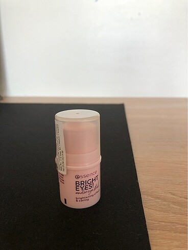 Essence Bright Eyes Under Eyes Stick