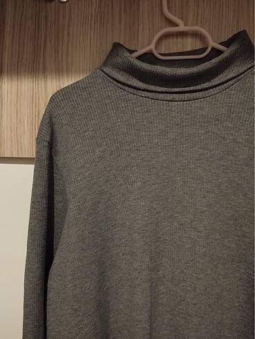 H&M marka antrasit boğazlı triko - Görsel 2