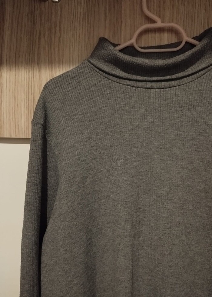 H&M marka antrasit boğazlı triko - Görsel 2