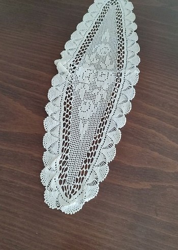 El İşi Dantel Dekoratif Masa Örtüsü