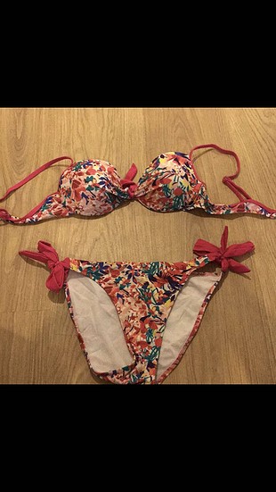 38 Beden çeşitli Renk Çiçek desenli bikini