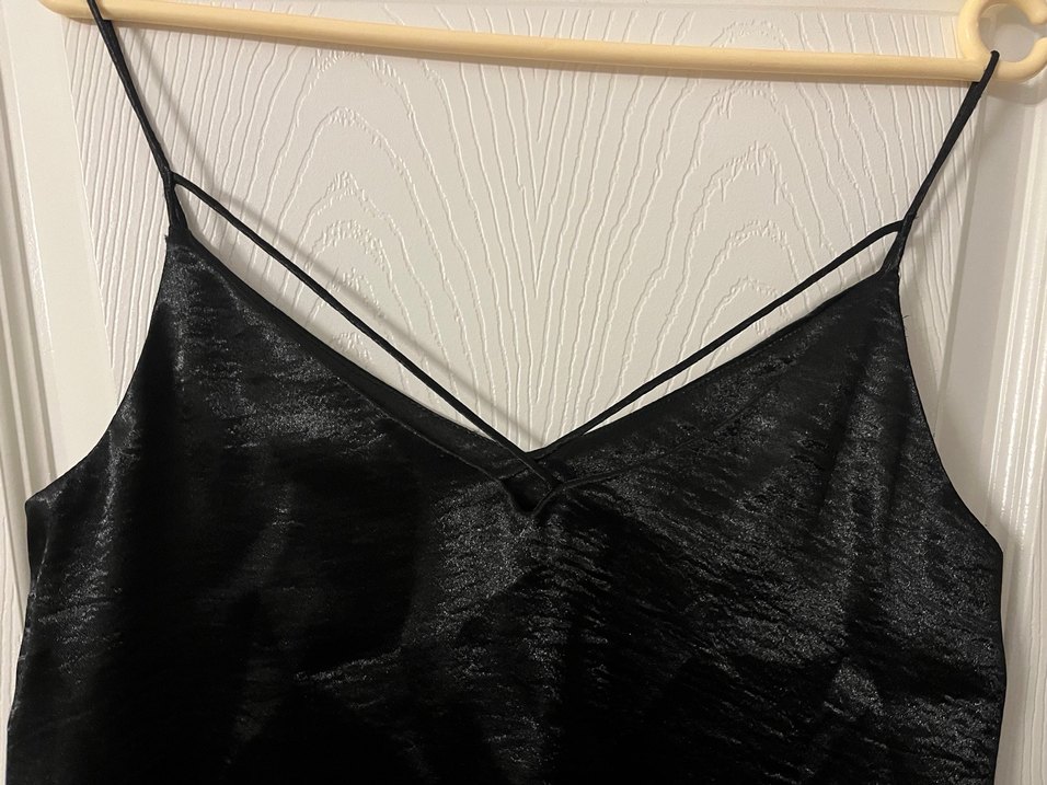 Siyah Drapeli İnce Askılı Mini Bluz - Görsel 2