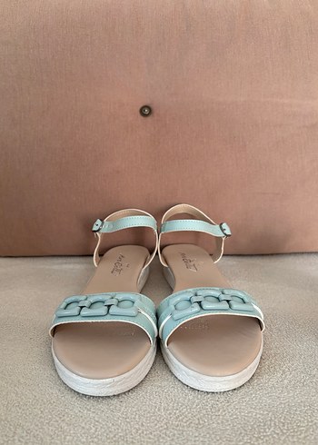Art Bella Turkuaz Kadın Dolgu Topuklu Sandalet