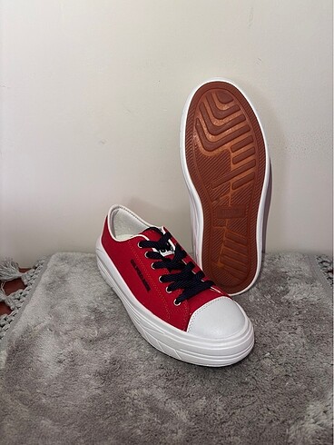37 Beden U.S. POLO ASSN. CLEME TEX 3FX 37 Numaradır.