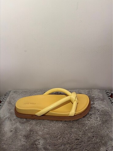 Nine West Nine west ISJU3FX 38 Numaradır.