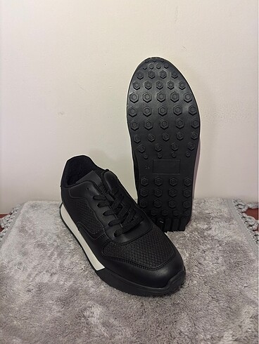 39 Beden BUTIGO 22S-075 2FX 39 Numaradır.