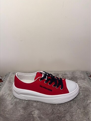 U.S Polo Assn. U.S. POLO ASSN. CLEME TEX 3FX 36 Numaradır.