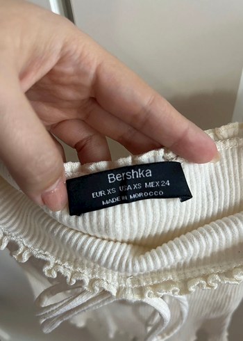 Fırfırlı, Nakış İşlemeli Beyaz bershka bluz - Görsel 2