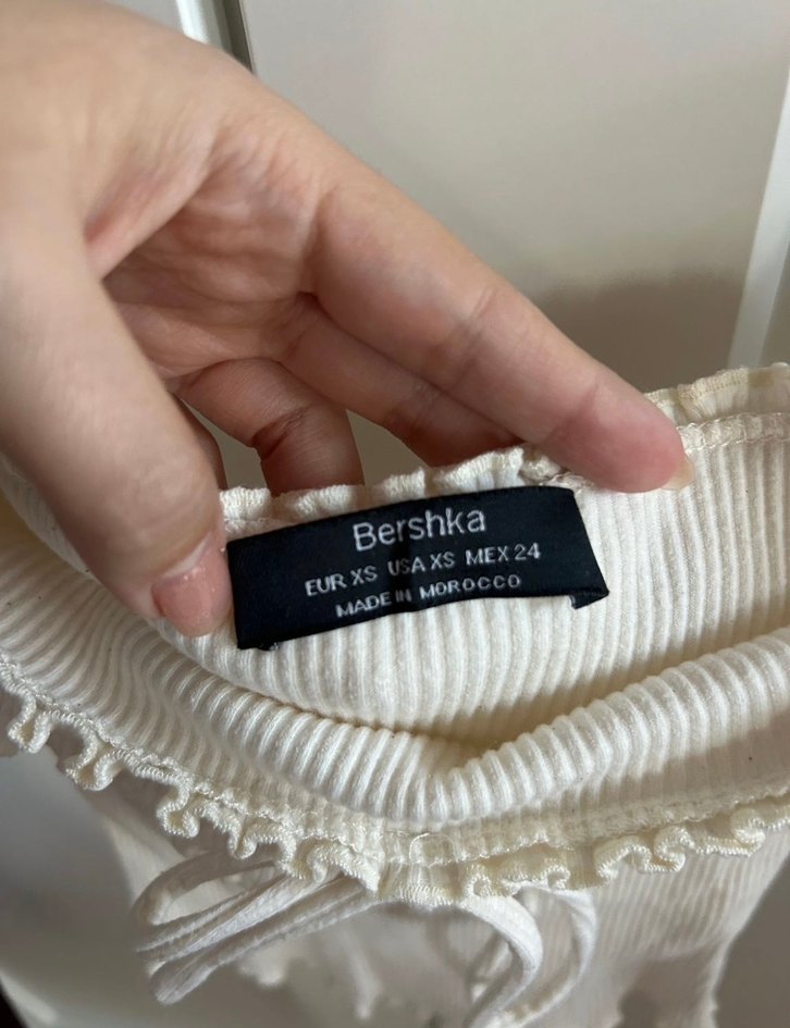 Fırfırlı, Nakış İşlemeli Beyaz bershka bluz - Görsel 2