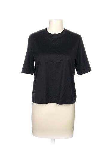 Diğer T-shirt %70 İndirimli.