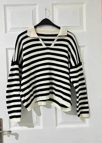 V Yaka Siyah Beyaz Çizgili Örgü Kadın Kazak - Görsel 2