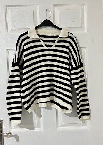 V Yaka Siyah Beyaz Çizgili Örgü Kadın Kazak - Görsel 3