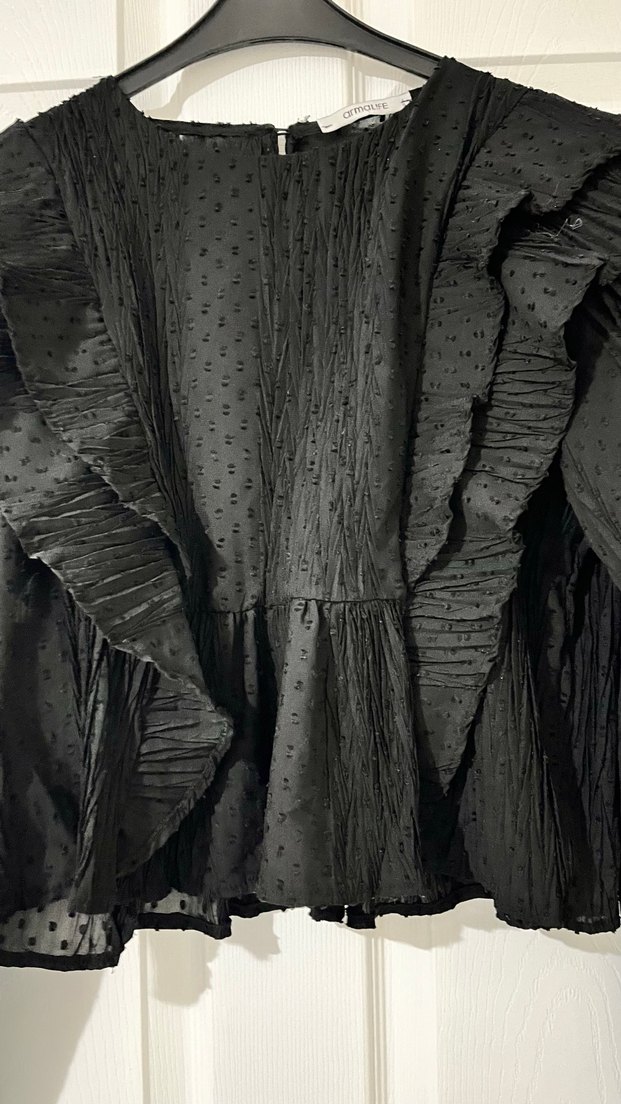 Siyah Kadın Keten Bluz, Fırfır Detaylı, Uzun Kollu - Görsel 3