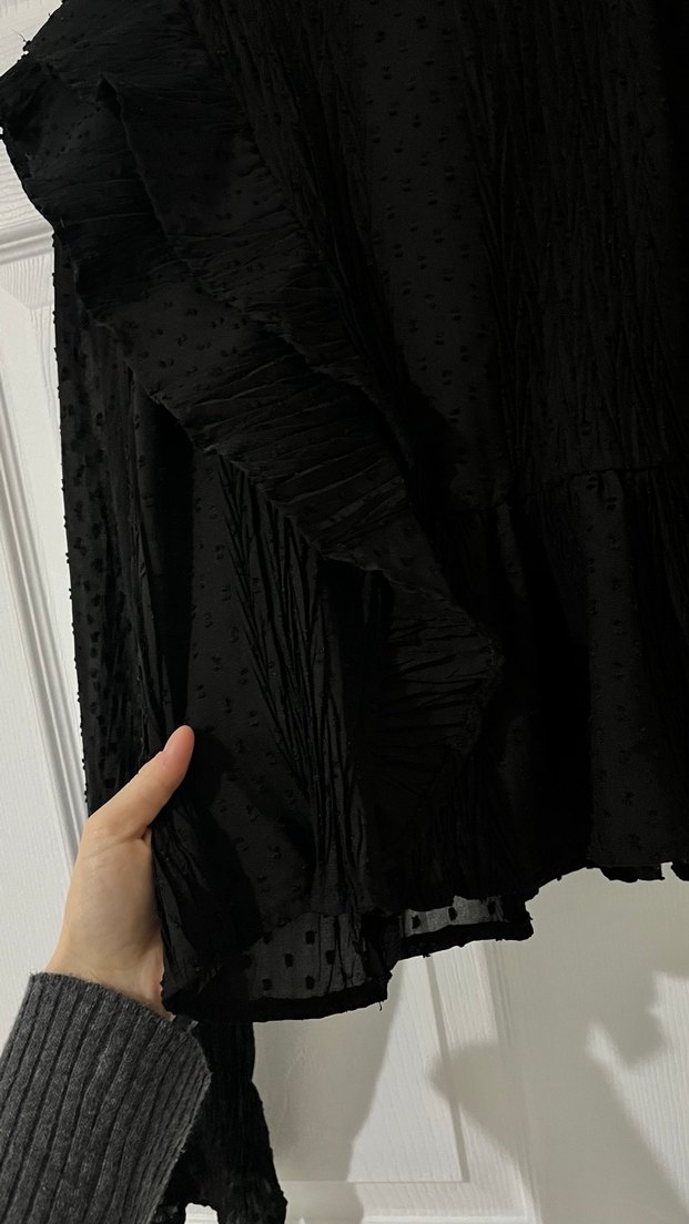 Siyah Kadın Keten Bluz, Fırfır Detaylı, Uzun Kollu - Görsel 2