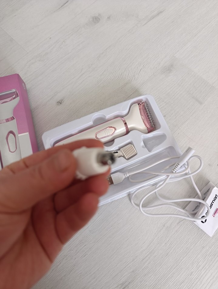 4'ü 1 Arada Pembe Kadın Epilatör Seti - Görsel 3