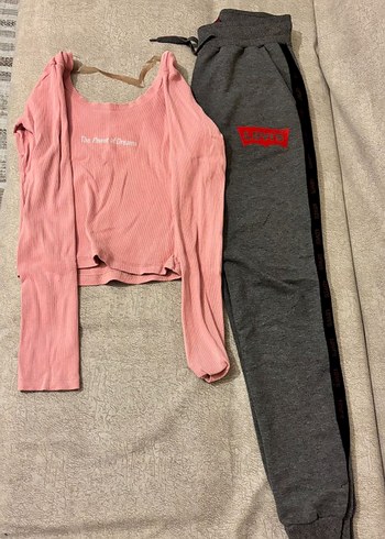Pembe Uzun Kollu Üst ve Gri Eşofman Altı