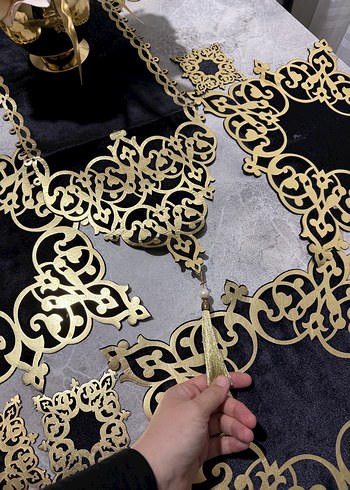 Altın İşlemeli Klasik Masa Örtüsü - Görsel 8