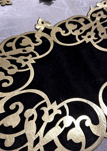 Altın İşlemeli Klasik Masa Örtüsü - Görsel 5