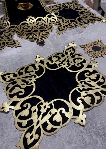 Altın İşlemeli Klasik Masa Örtüsü - Görsel 6