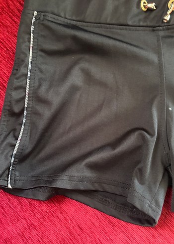 l Beden Siyah Kemerli Mini Spor Şort çok az kullanmadım