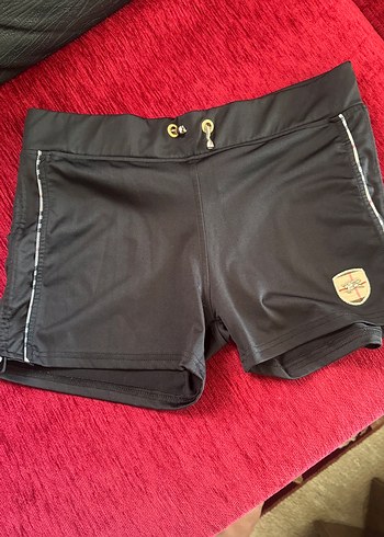 Siyah Kemerli Mini Spor Şort çok az kullanmadım