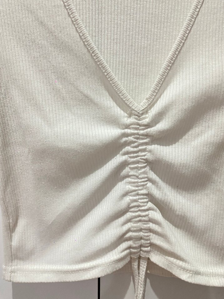 Beyaz Kısa Kollu V Yaka Crop Top - Görsel 3