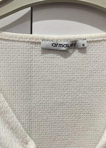 Kısa Kol V Yaka Beyaz Bluz - Görsel 2