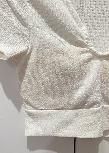 Kısa Kol V Yaka Beyaz Bluz - Görsel 4