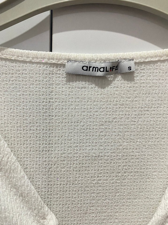 Kısa Kol V Yaka Beyaz Bluz - Görsel 2