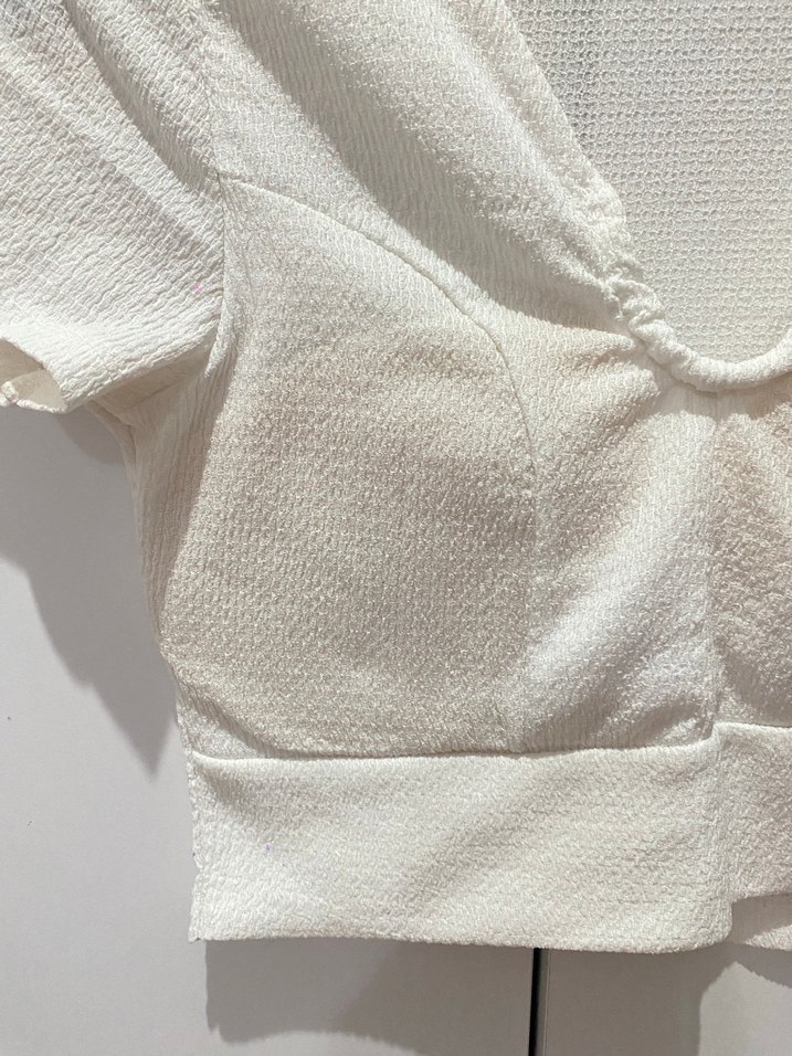 Kısa Kol V Yaka Beyaz Bluz - Görsel 4