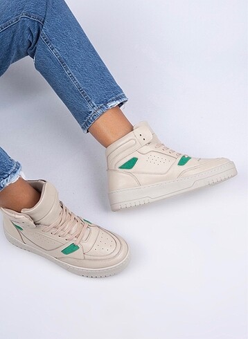 Zara HAKİKİ DERİ BAĞCIKLI SNEAKERS