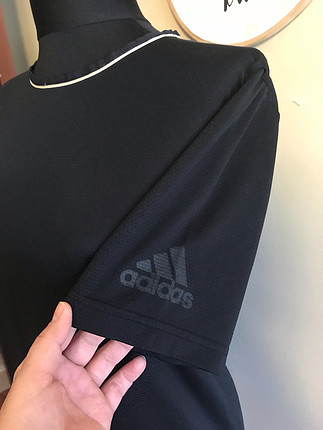 m Beden Adidas Tişört