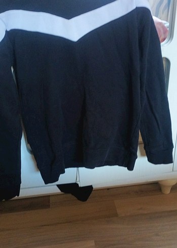 Düğmeli Siyah V Yaka Sweatshirt - Görsel 2