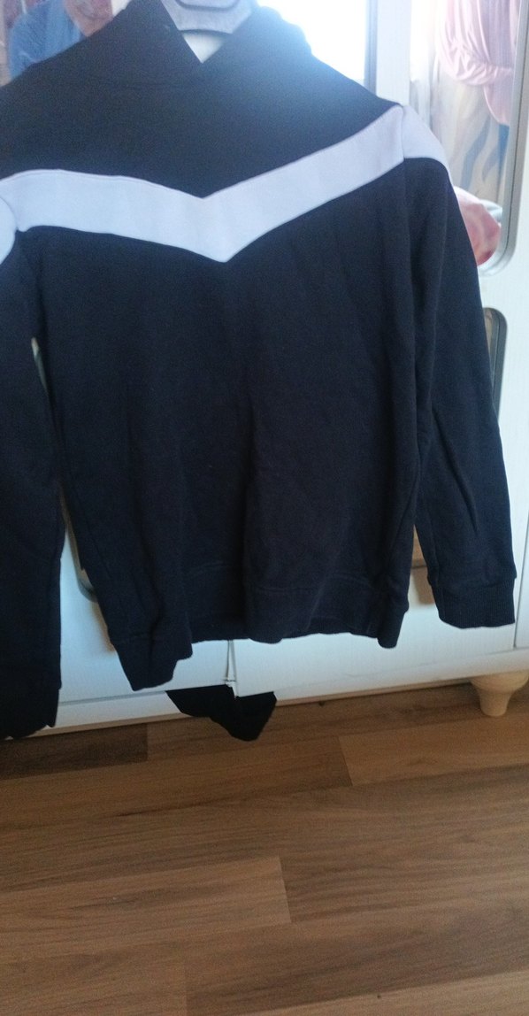 Düğmeli Siyah V Yaka Sweatshirt - Görsel 3