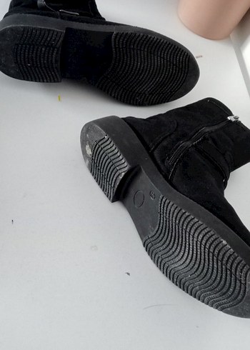 Siyah Süet Tokalı Kadın Bot - Görsel 5