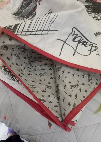 Beyaz Gri Baskılı Yatak Örtüsü - Görsel 2