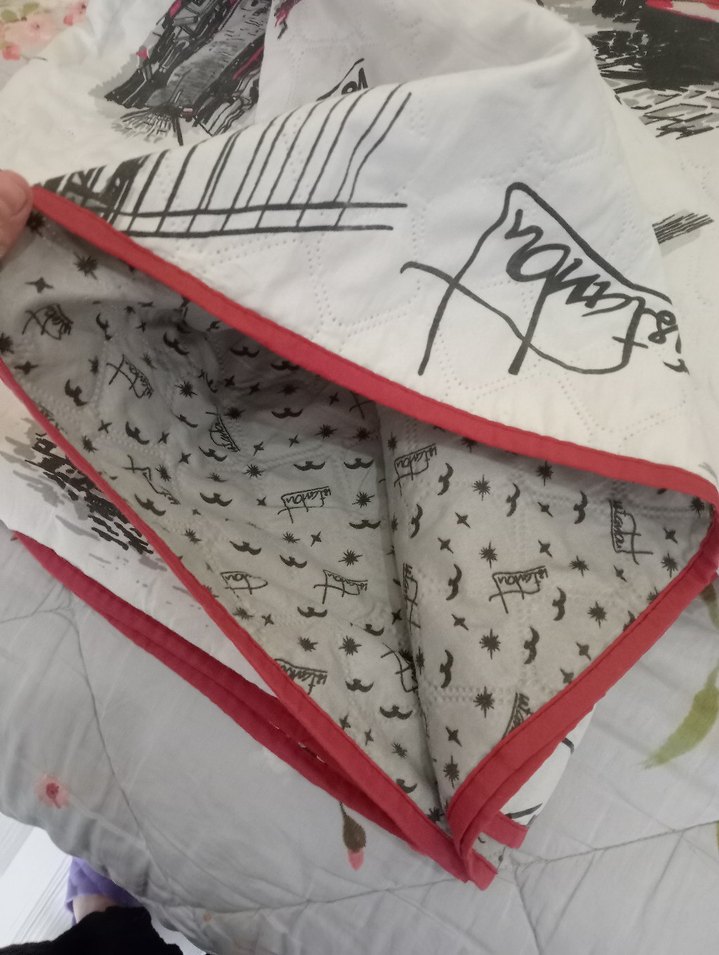 Beyaz Gri Baskılı Yatak Örtüsü - Görsel 2