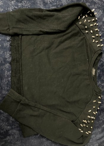 Perçin Detaylı Siyah Süet Kadın Sweatshirt