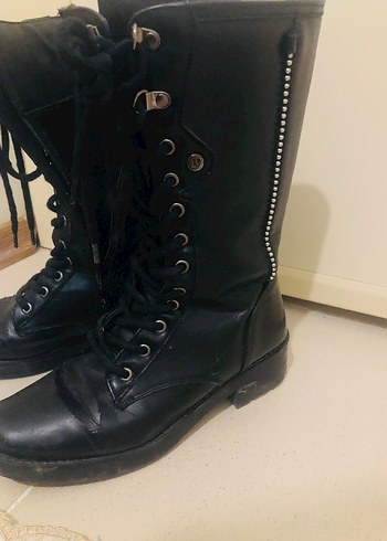 Siyah Parlak Deri Bağcıklı Blok Topuklu Bot - Görsel 12