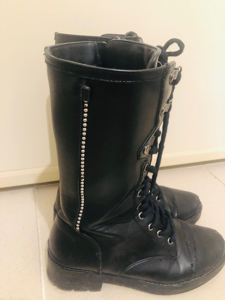 Siyah Parlak Deri Bağcıklı Blok Topuklu Bot - Görsel 3