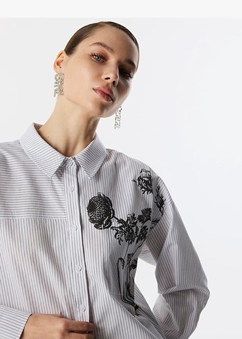 Nakışlı Düğmeli Beyaz Pamuk Gömlek - Görsel 2