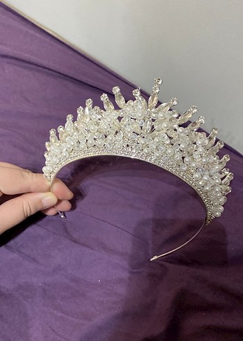 Beyaz Parlak Sıralı İnci Taç - Görsel 4