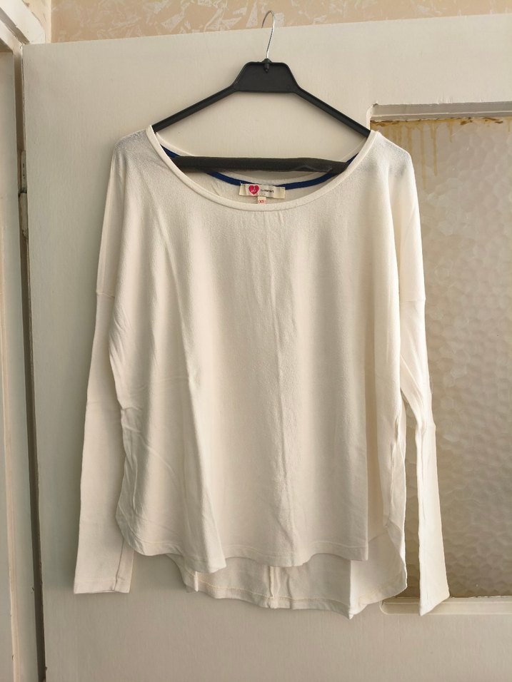 Koton Krem Rengi Dökümlü Üst - Görsel 2