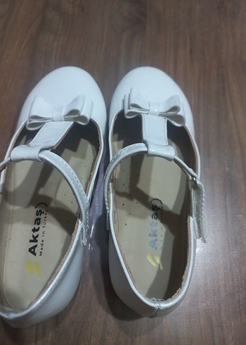 Kız Çocuk Beyaz Fiyonklu Babet Ayakkabı - Görsel 3